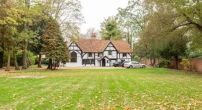 Dorney Windsor Legoland 5 Star Stay for upto 14 guests - Image 5