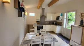 Nid douillet - LES FARGETTES - superbe vue - charmante petite maison avec jardin - 2 pièces à Privas - Image 2