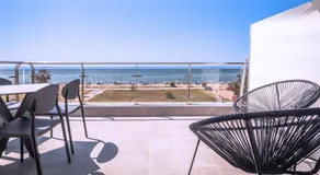 Laki Beach Hotel - Image 4