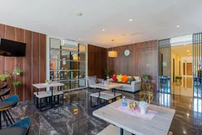 Sans Hotel Box Mansion Surabaya by RedDoorz - Image 2