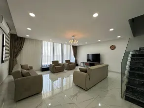 Iskele Bahçalar da Havuzlu Lüks Triplex Villa - Image 3