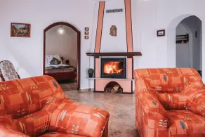 Stylish Tylda Cottage with a hot tub and grill - Image 2