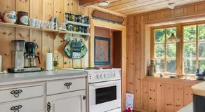 Charming cabin retreat by the coast in Midsund - Image 5