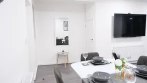 ETIHCITY - 3 Bedroom Semi - Free Parking near Etihad Stadium, Tourist attractions, Manchester City Centre, Transport and Motorway Links next to McDonald's - Sky n Netflix - Image 4