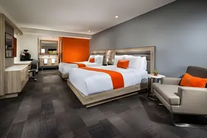 Canoga Hotel at Warner Center - Image 2