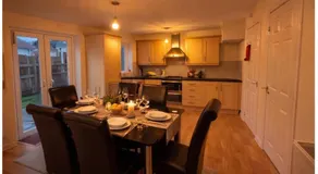4br- Garden- Parking- Wifi- Near uea and Nnuh - Image 3