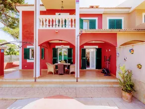 Tranquil Villa Stay in Tolleric - Image 2