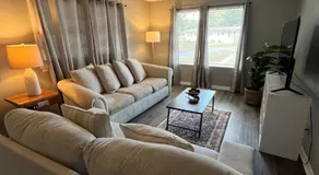 Spacious 3BR 5 Beds Perfect for Groups - Image 2
