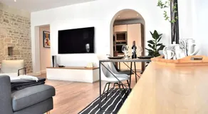 Hyper Centre - Élégant Appartement au Pied des Restaurants et Boutiques - Image 2
