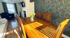 Woodman House - 7 Bedrooms - Sleeps 14 - Image 3
