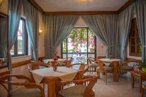 Fevro Hotel - Image 4