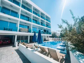 Sunny Blue Hotel - Image 2