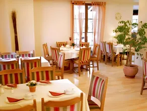 Hotel Refrather Hof - Image 2