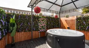 Open Mind Property- Bognor Bliss, Hot Tub & Parking - Image 4