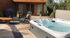 Moors Wood Relaxing ,Tranquil retreat with Hot Tub - Image 5