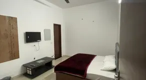 Hotel Royal living - Image 2