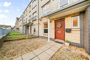 Urban Elegance - Spacious 5-Bed Home in Glasgow - Image 5
