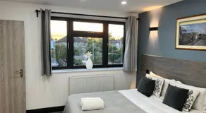 Vauxhall Stay - Image 2
