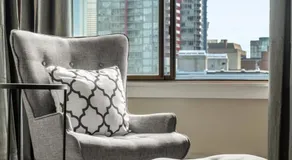 Contemporary, cozy & easy to Rocky Mountains from Calgary ! - Image 4