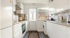 Tastefully Finished 2 Bedroom holiday & Short let cottage in Greater Manchester - Image 3