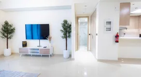 Luxury Waterfront 1BR with Direct Beach Access By Island Properties - Image 4