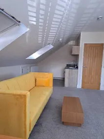 Lovely 1-bed Loft in Newport - Image 2