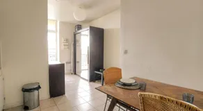 Charming with balcony in the heart of the 7th - Image 3