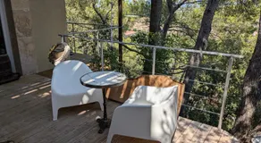 Charme, vue et piscine naturelle - Image 3