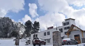Heavess Peak Hotel - Image 3