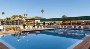 Getaway At The Marina - Image 2