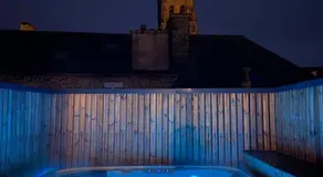 La Maison du Quai Triplex de charme 4 étoiles en hyper centre avec SPA - Image 4
