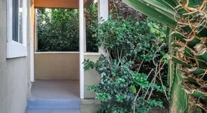 Stylish 2 Bed & 2 Bath at the Heart of Hollywood with Free Parking - One Car only - Image 2