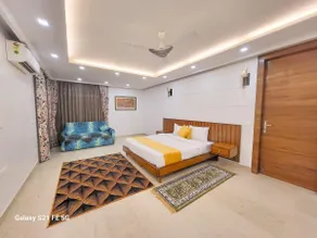 Pratishtha 4BHK, DLF Phase 1, Gurgaon - Image 2