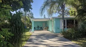 Lemon Bay Hideaway, Retro Beach Bungalow - Image 5