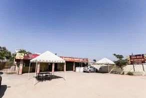 OYO 77903 Utsav Hotel - Image 5