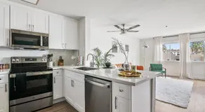 Modern 1BD in La Jolla Mountain City Views Free Parking - Image 2
