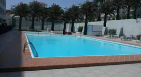 Charmant appartement avec piscine, jardin et internet haut débit | Vue ville - Image 3