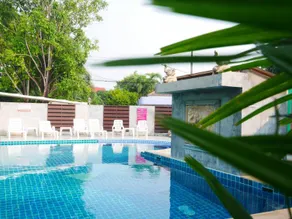 Forest Bungalows & Mama's Restaurant - Image 2
