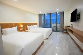 Nalada Hotel - Image 2
