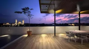 J HOTEL - Image 4