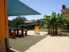 Comfortable apartment with fenced garden and outdoor terrace and grill, airco - Image 2