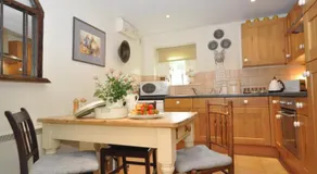 1 Bed in Cheltenham oc-44932 - Image 2
