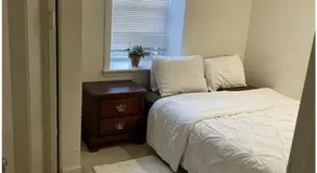 Peaceful room in a mansion - Image 2