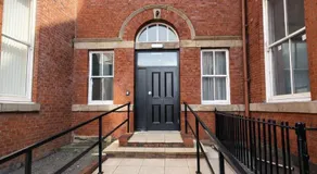 Luxury 1BR in Rochdale Centre - Image 4