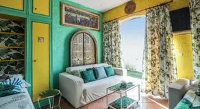 Studio en bord de mer à Menton avec piscine privée 80 m² - Image 2