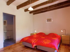 Holiday Home in Saint-Leonard with Pool - Image 4