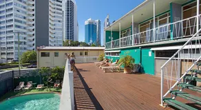 Backpackers In Paradise - 18 to 40 Years - Image 4