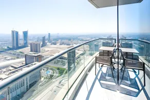 S Plaza Suites Hotel - Image 5