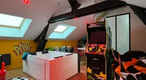 GaMe OvEr jacuzzi, Arcade, Ciné, Air hockey, Netflix - Image 3