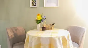 NEW! Modern Gallery Nassau Canal Suite - Image 3